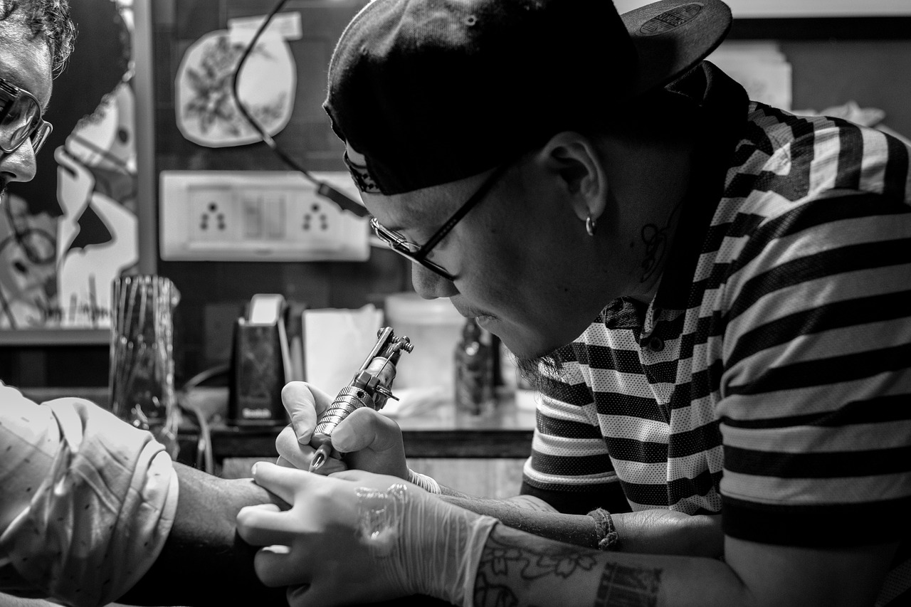 How much to tip tattoo artist