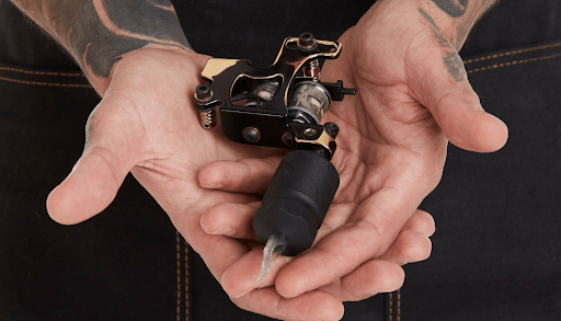 Setting up a tattoo machine for shading