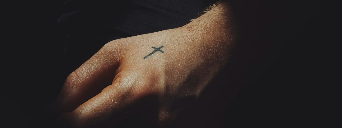 cross tattoo for women minimalist｜TikTok Search