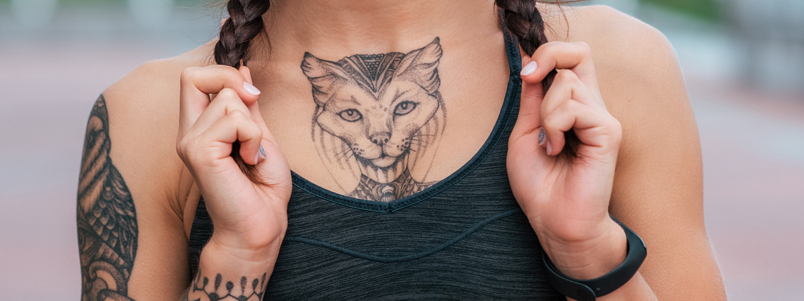 Fique forte e nunca desista  Writing tattoos, Simplistic tattoos, Tattoos  for women