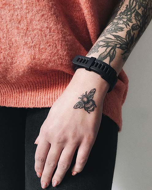 Tatuagens de Mão Bonita: 35+ Idéias Inspiradoras [Edição Unisexo] — InkMatch
