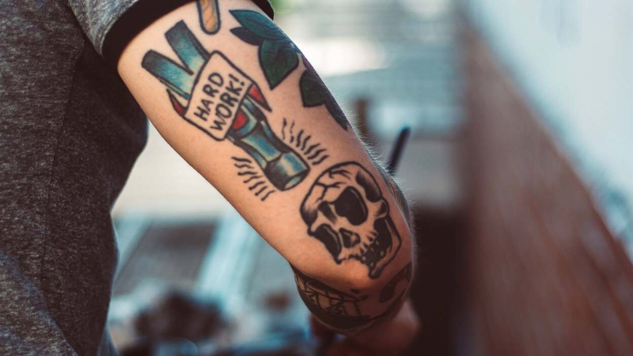 Manoukjodi Tattoo - Inner elbow mandala 💮 *tiny bit swollen on the photo*  #THANKYOU #blackswordtattooparlour #tattooapeldoorn #womantattooers #tattoos  #inkstagram #tattoooftheday #finelinetattoo #mandalatattoo #dotworktattoo  #lovemyjob | Facebook