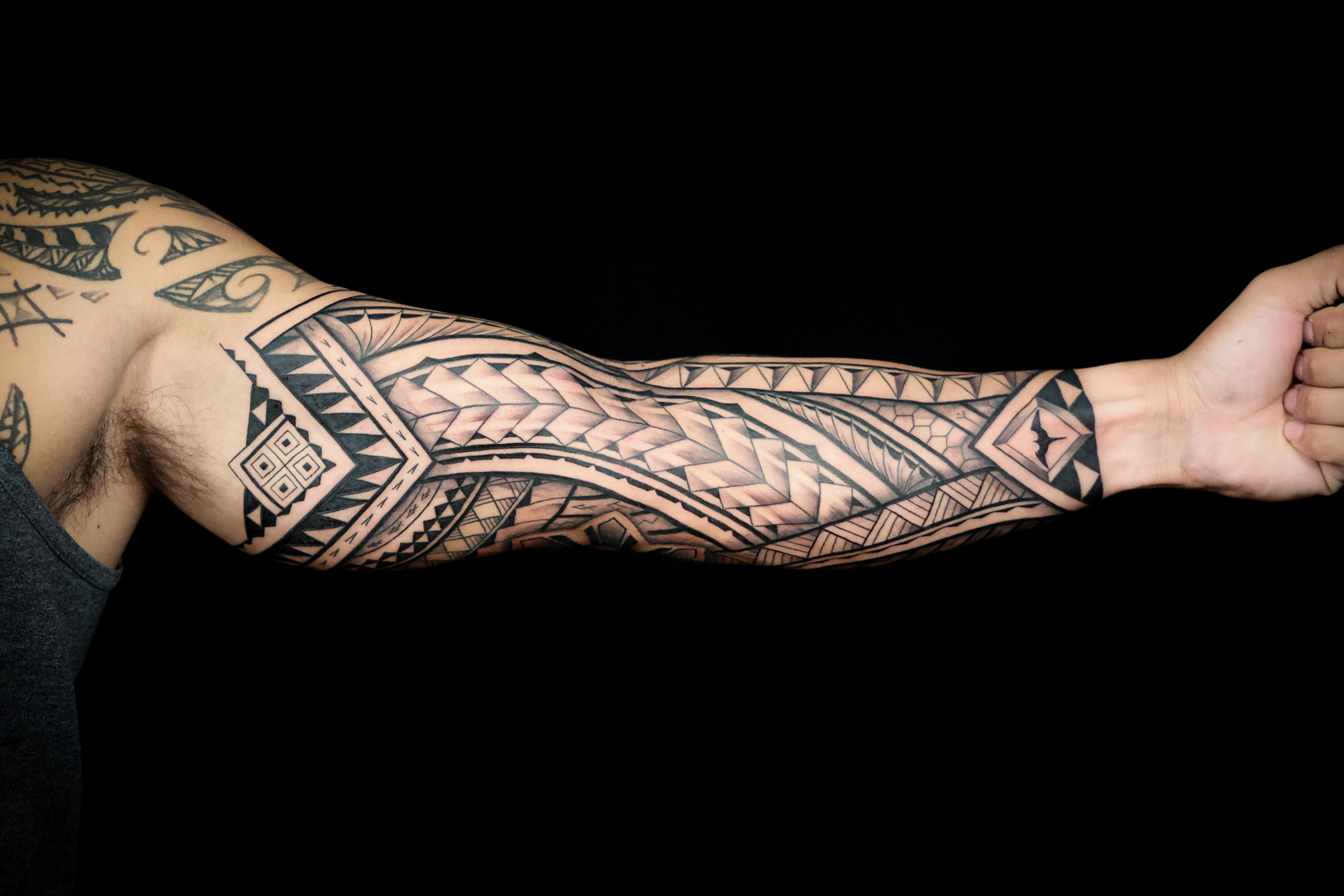 4184 Polynesian Tattoo Leg Images Stock Photos  Vectors  Shutterstock