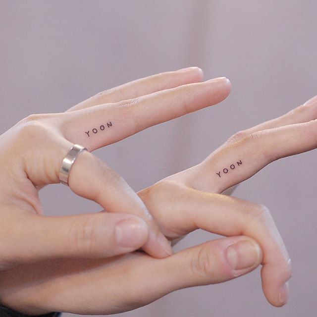 Finger tattoos 29