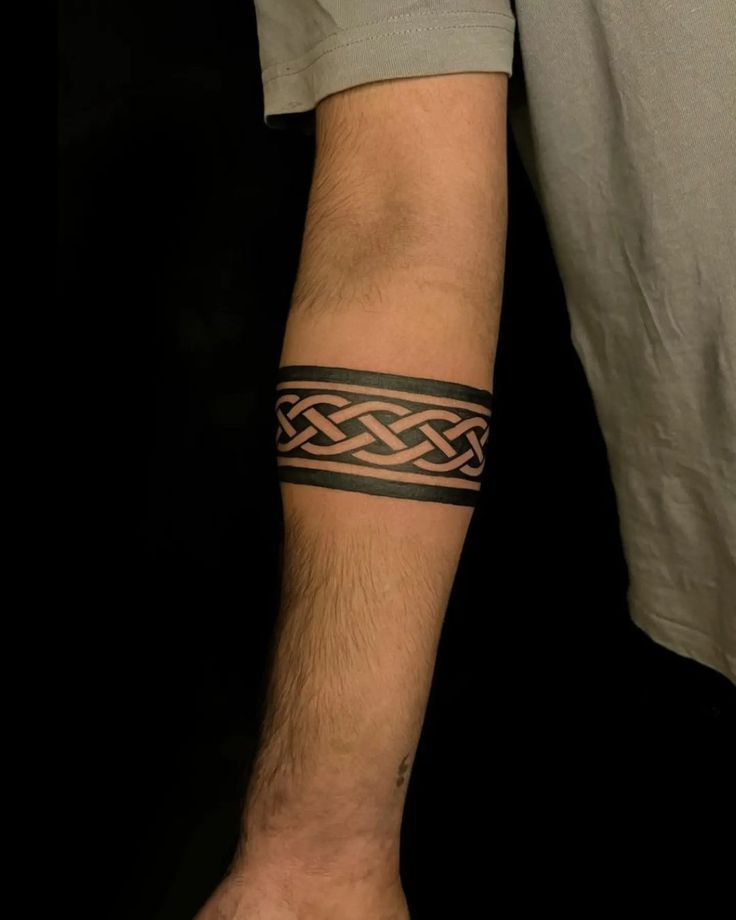 Tattoo uploaded by Diego Alejandro de Montmollin • Celtic knot • Tattoodo
