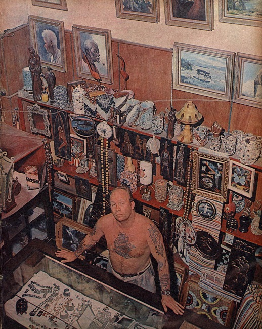 Knud “Lucky Tattoo” Gregersen in his studio. He arrived in Brazil with the motto, “He is not a sailor if he doesn’t have a tattoo.”
