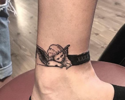 Uma tatuagem na perna