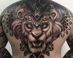 15+ Realistic Lion Back Tattoo Designs and Ideas - PetPress