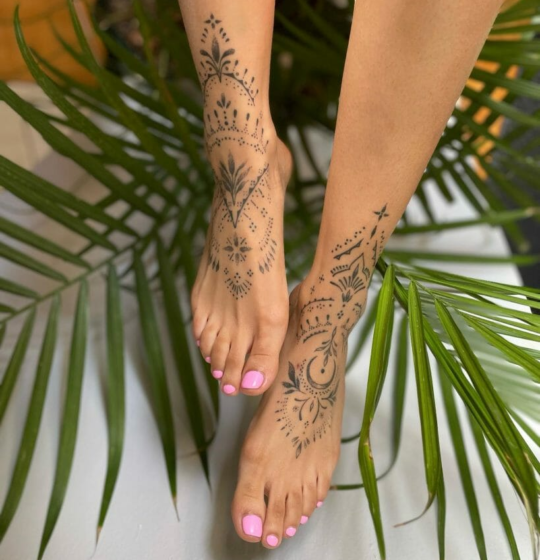 50+ Awe-Inspiring Girly Foot Tattoos in Different Styles - InkMatch